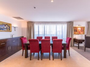 Penthouse One-Bedroom Apartment | Living area