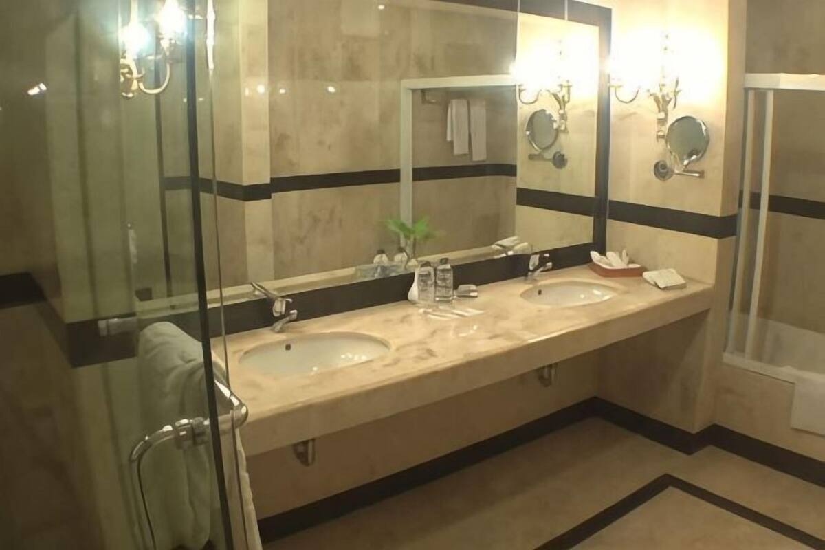 Shower, free toiletries, hair dryer, bathrobes