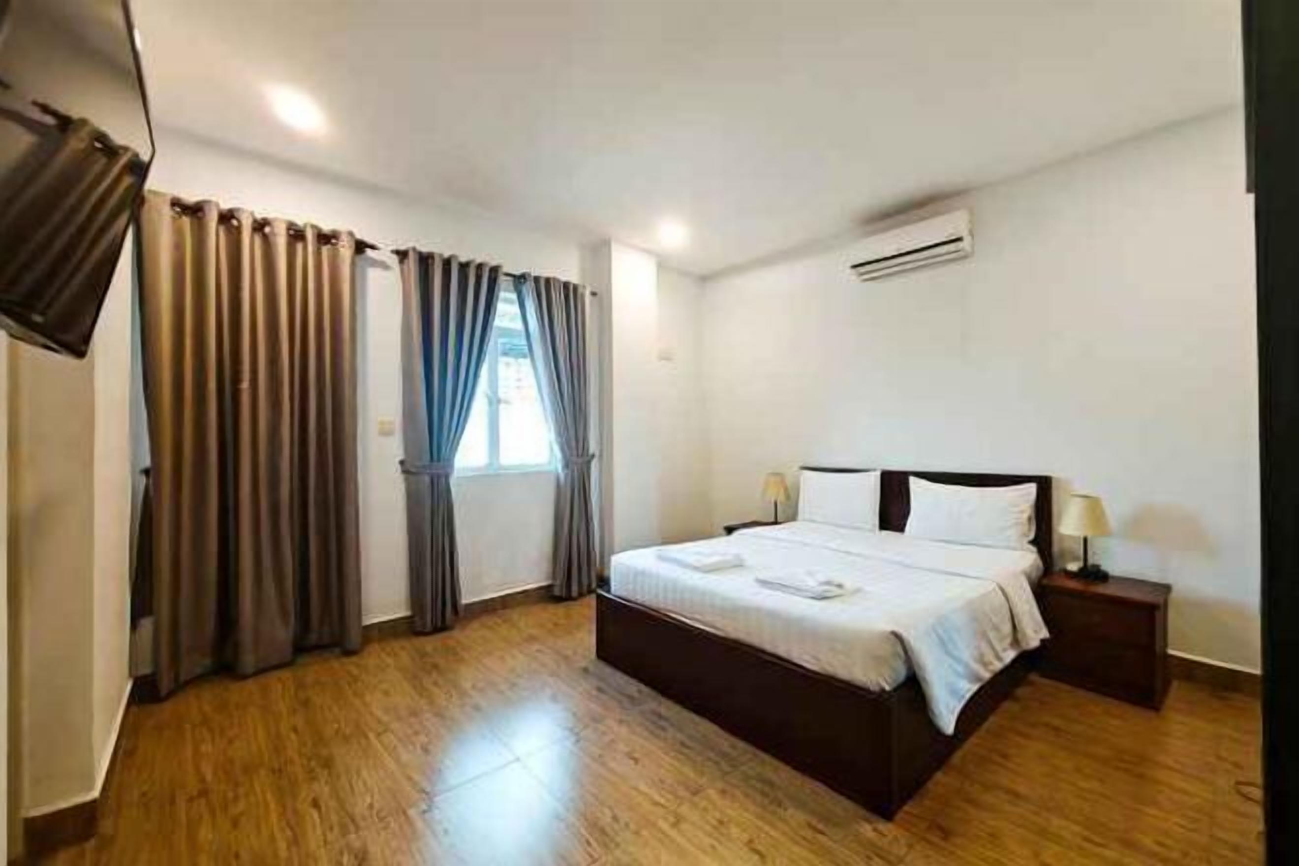 1 habitación, minibar, muebles diferentes y cortinas blackout 