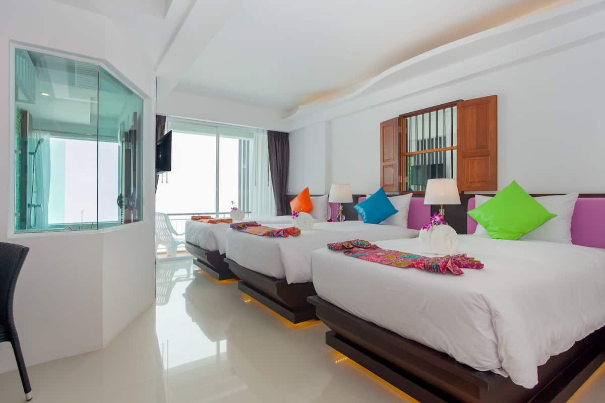 1 bedroom, premium bedding, free minibar items, in-room safe