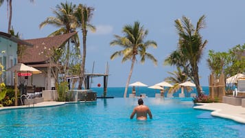 Bar junto a la alberca