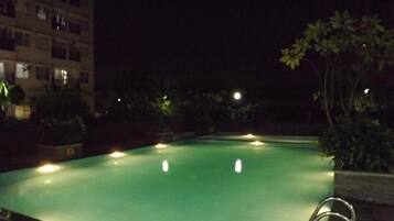 Kolam renang outdoor