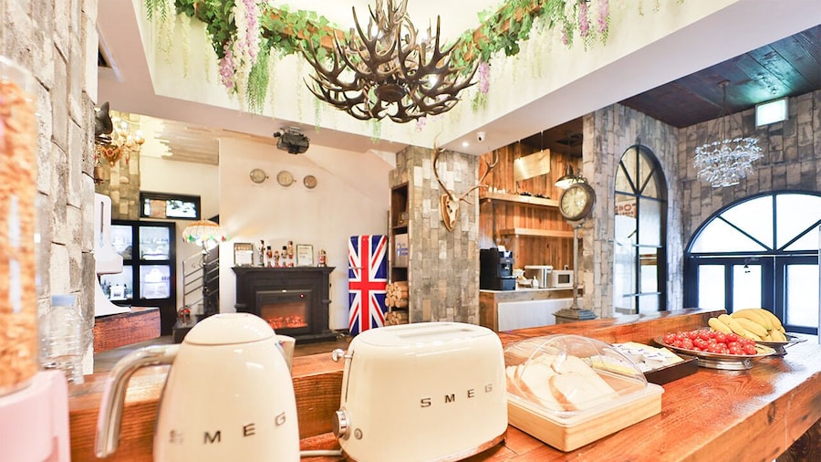 February Hotel Hwanggeum