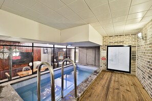 Royal Suite Poolvilla (210) | Individually decorated, individually furnished, desk, free WiFi - February Hotel Hwanggeum (Daegu)