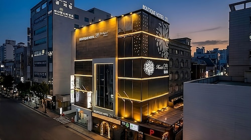 February Hotel Hwanggeum