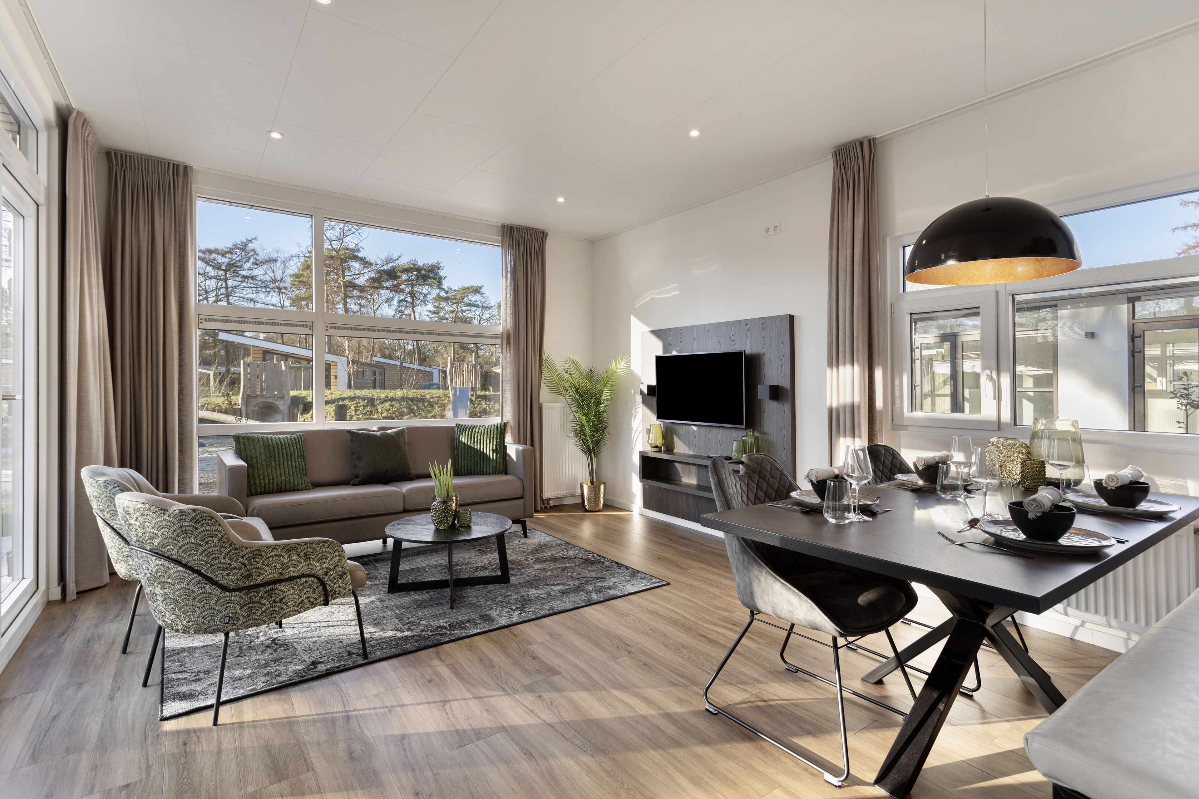 Sistema de insonorización, cunas gratuitas, wifi gratis y ropa de cama 