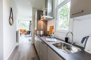 Module 5 personen | Private kitchen | Fridge, stovetop, espresso maker, electric kettle