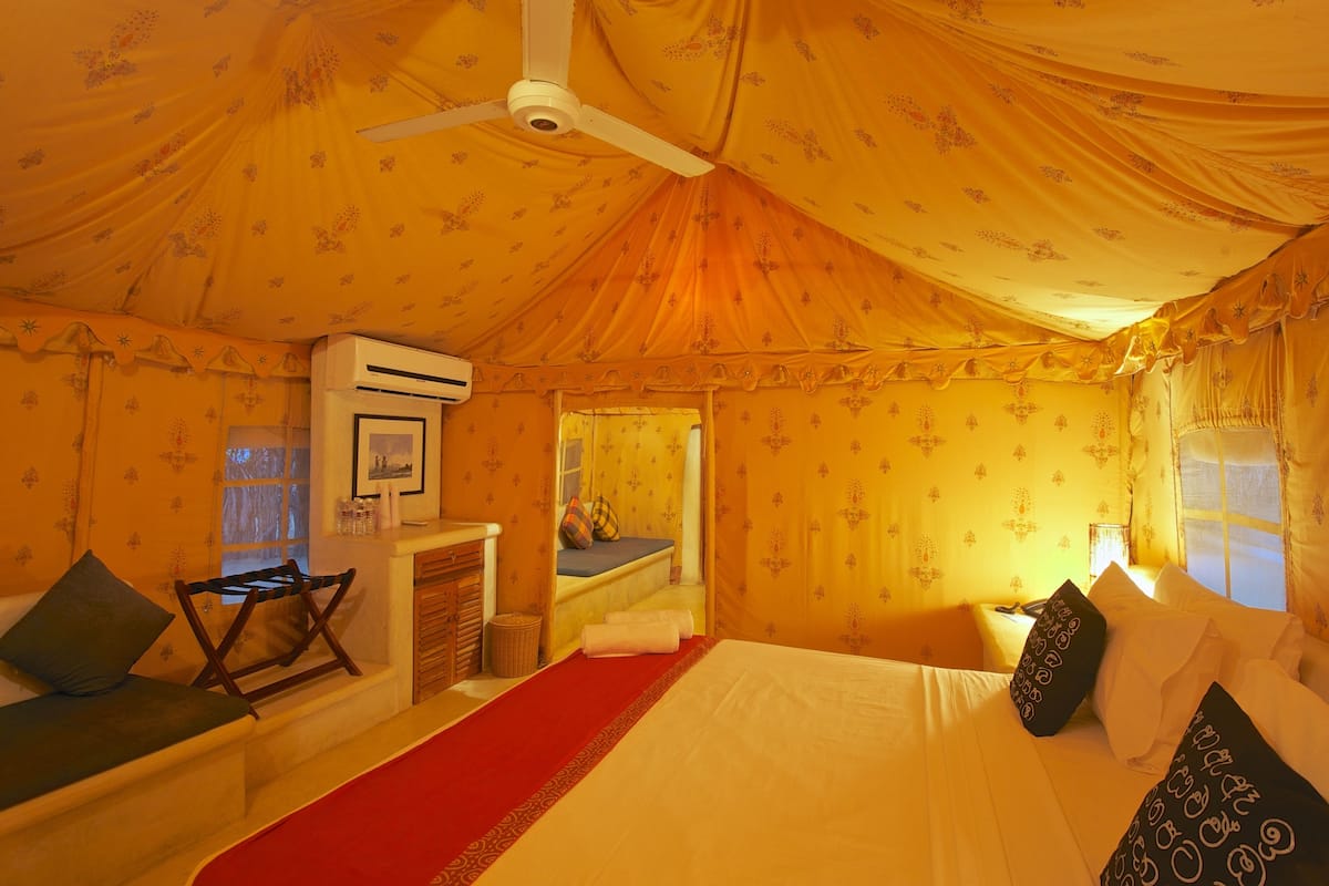 Family Tent | In-room safe, free cots/infant beds, free WiFi, bed sheets