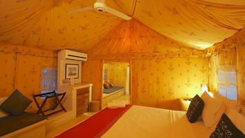 Family Tent | In-room safe, free cribs/infant beds, free WiFi, bed sheets
