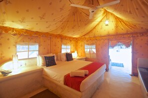 In-room safe, free cots/infant beds, free WiFi, bed sheets - Dolphin Beach Kalpitiya (Kalpitiya)