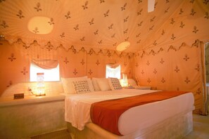 In-room safe, free cribs/infant beds, free WiFi, bed sheets - Dolphin Beach Kalpitiya (Kalpitiya)