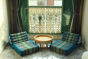 Desk, blackout curtains, free WiFi, bed sheets - Si Phum Heritage Boutique Chiang Mai (Chiang Mai)