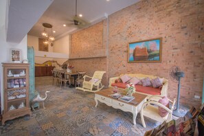 Lobby sitting area - Si Phum Heritage Boutique Chiang Mai (Chiang Mai)