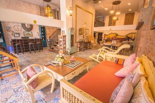 Sala de estar en el lobby