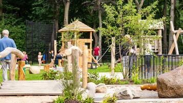 Children’s play area – outdoor