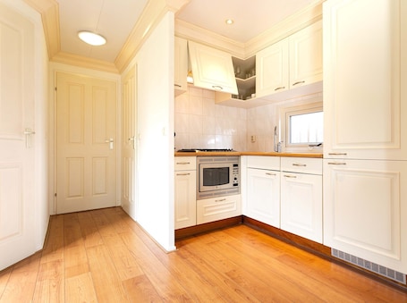 Holiday home 3 personen | Private kitchen | Fridge, microwave, coffee/tea maker, electric kettle