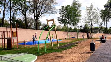 Children’s play area – outdoor