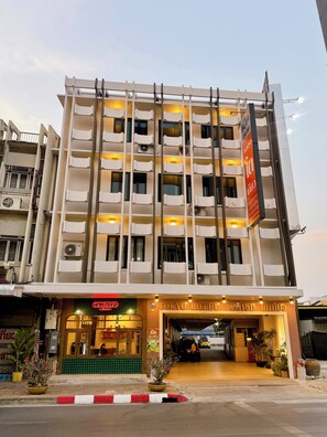 Front of property - Tokyo Hotel Korat (Nakhon Ratchasima)