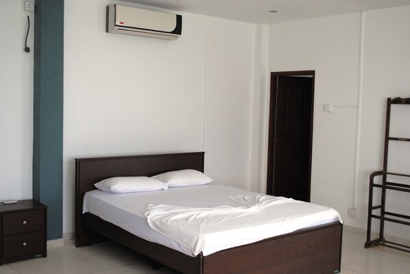 Phòng đôi Deluxe, ban công | Bàn, truy cập Internet không dây miễn phí 