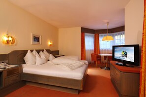 Double Room | In-room safe, blackout drapes, free cribs/infant beds, free WiFi - Pension Eden (Soelden)