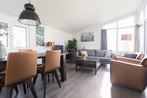 Comfort House (5 Guests) | Living room