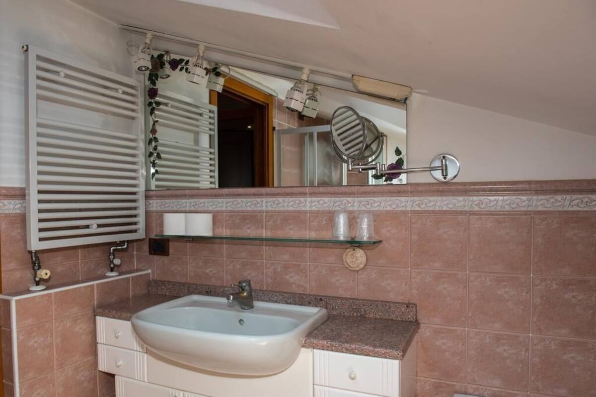 Bathroom | Shower, free toiletries, hair dryer, towels
