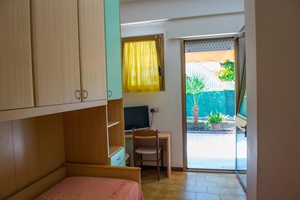 Roupas de cama premium, cofres nos quartos, berços grátis