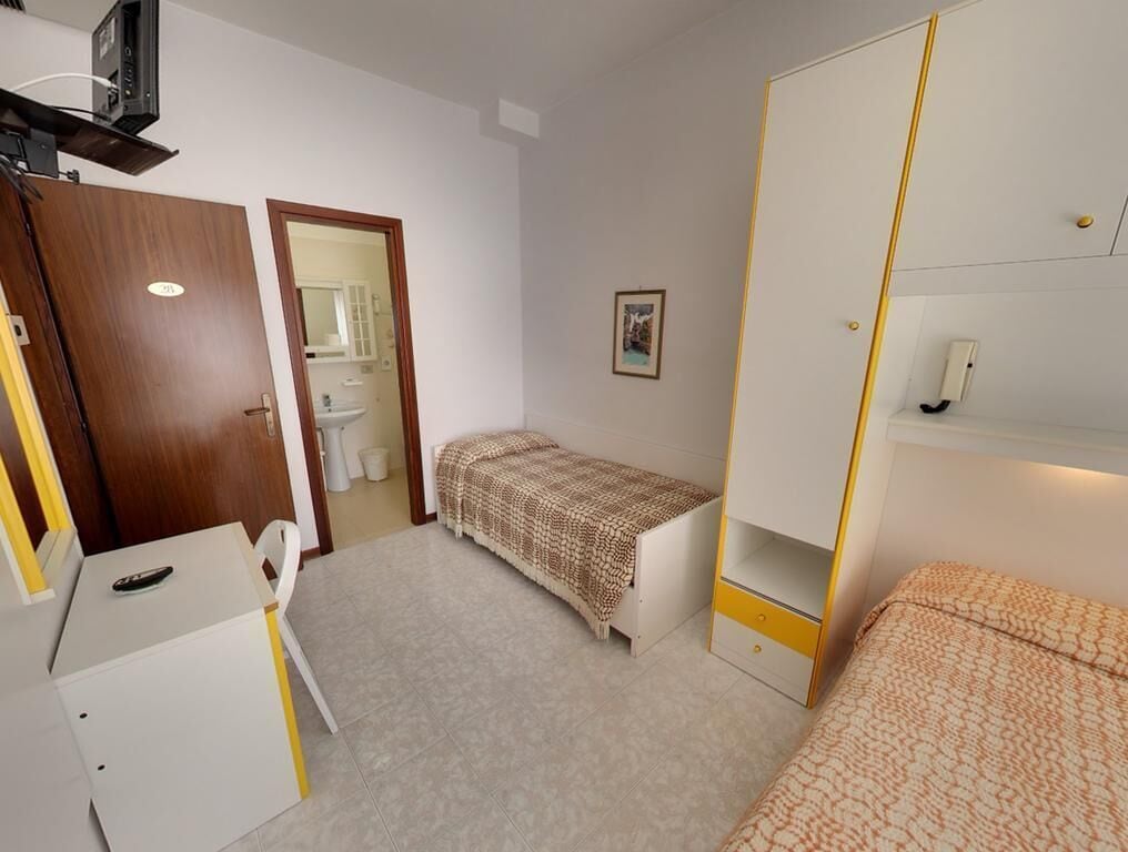 Roupas de cama premium, cofres nos quartos, berços grátis