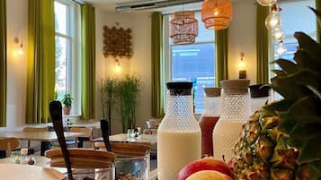 Daily buffet breakfast (EUR 17.5 per person)