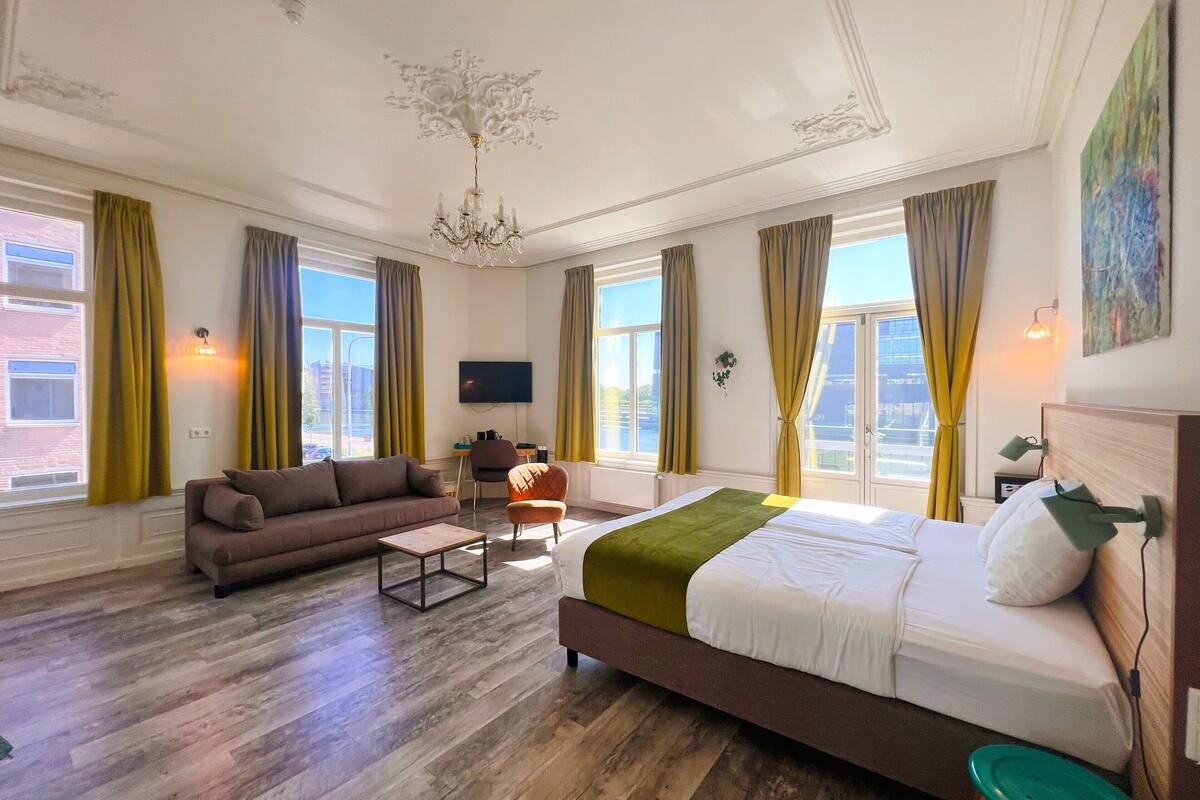 superior room, balcony | 1 bedroom, in-room safe, desk, blackout curtains