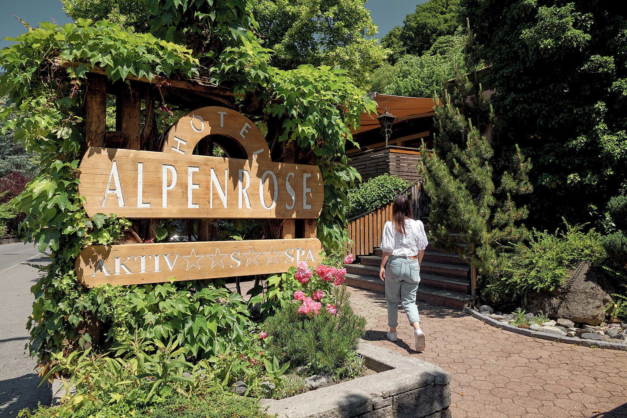 Mặt tiền nơi lưu trú