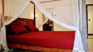 Comfort Room, 2 Bedrooms, Kitchen | 1 bedroom, laptop workspace