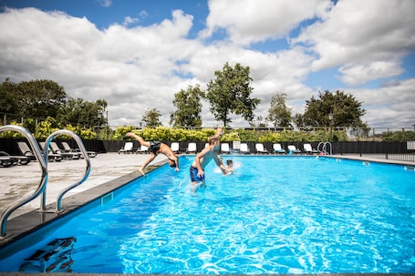 Seasonal outdoor pool