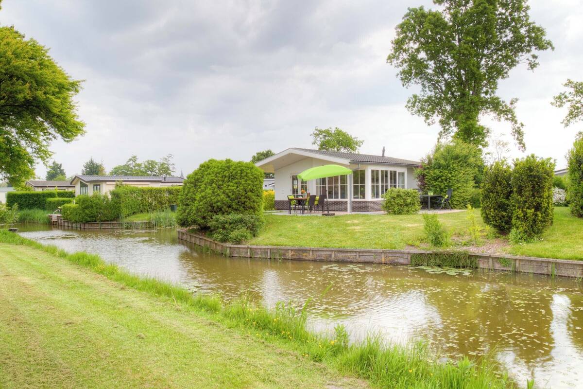 Landhuis 4 personen | 1 bedroom, blackout drapes, free cribs/infant beds, free WiFi