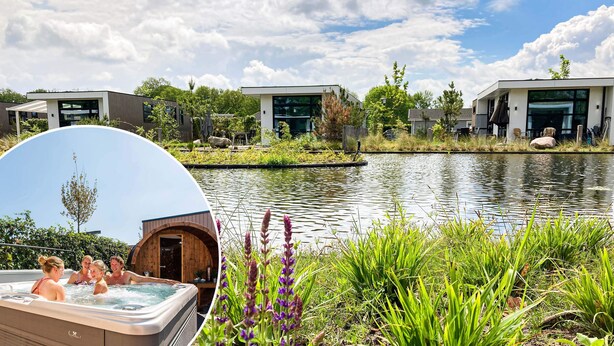 Een modern hotel met een zwembad, zitplaatsen buiten en een jacuzzi.