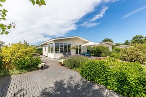 Hackfort 4 | Garden view - EuroParcs Parc du Soleil (Noordwijk)