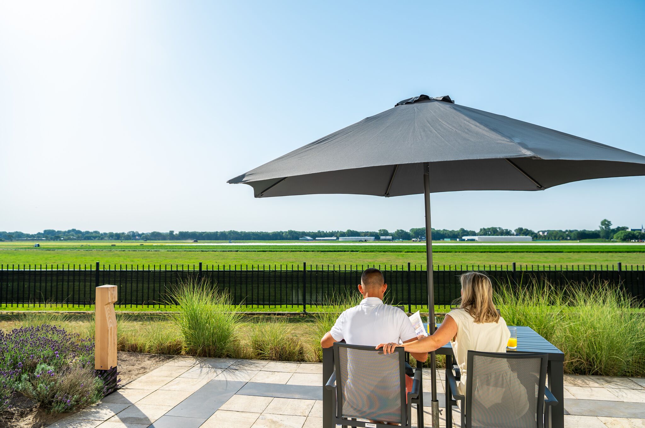 Căn hộ Deluxe (For 5) | Hiên