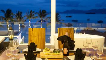 Dagelijks ontbijtbuffet (THB 350 per persoon)