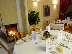 Lunch and dinner served, Regional cuisine - Jura Hotel (Saint-Claude)