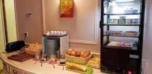 Desayuno buffet todos los días (con cargo)