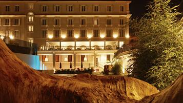 Fasade – kveld/natt