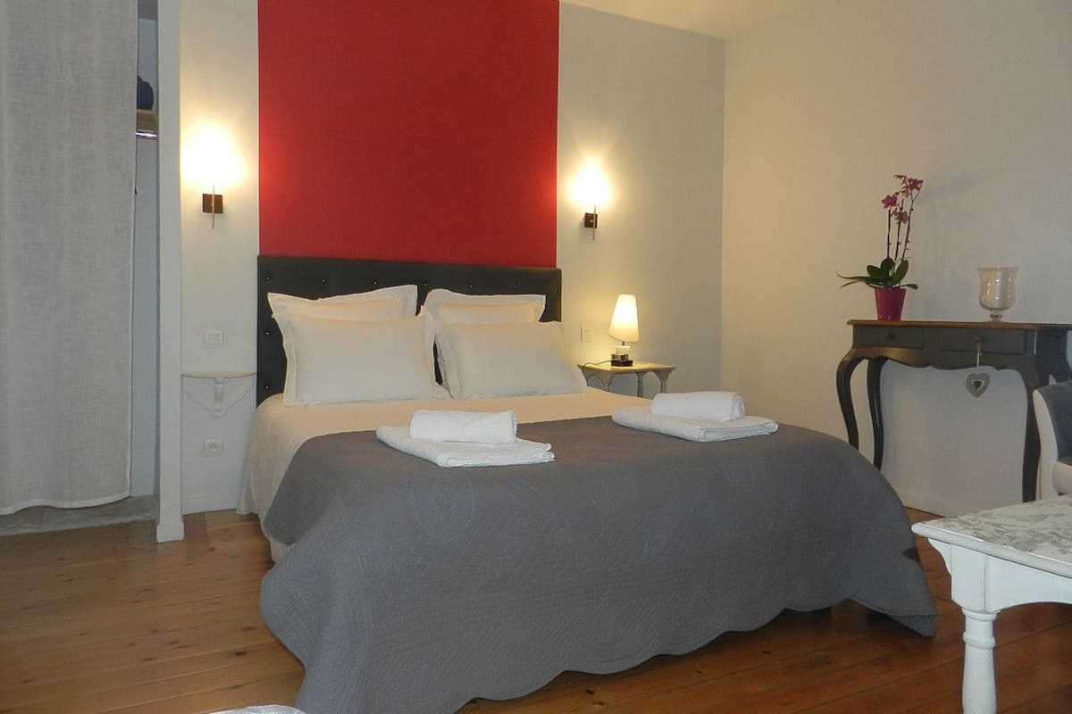 Basic Double Room | Premium bedding, soundproofing, iron/ironing board, free WiFi