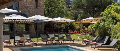 Outdoor pool, sun loungers