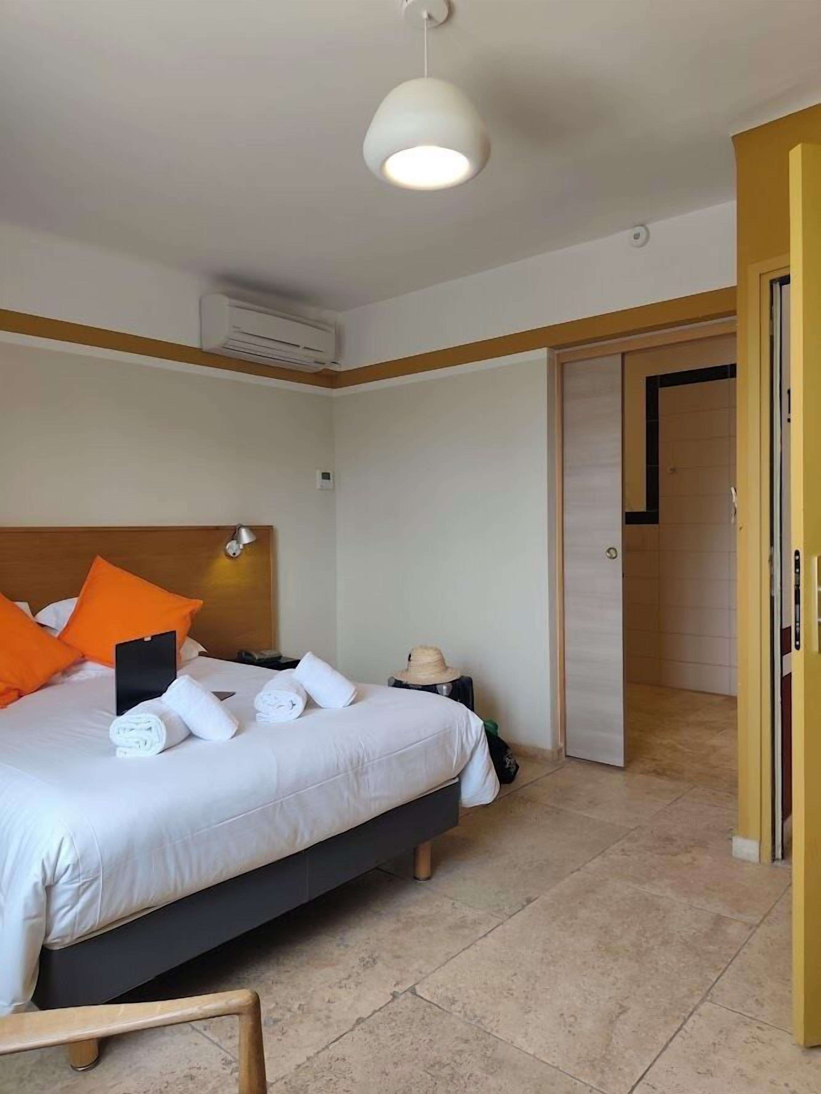 Standard Double Room, 1 Double Bed, Accessible, Private Bathroom | Premium bedding, in-room safe, desk, laptop workspace