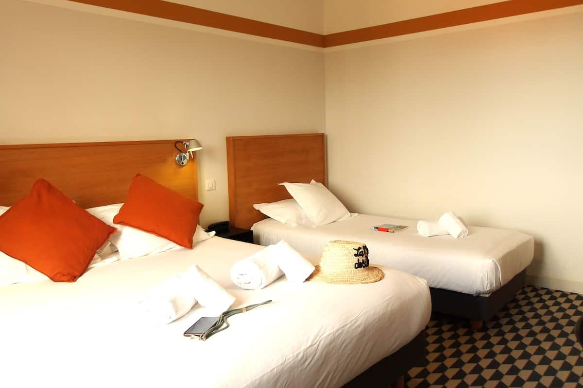 superior triple room, mountain view | 1 bedroom, premium bedding, in-room safe, desk