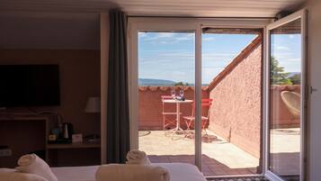 Quadrupla Superior, letti multipli, terrazzo, vista montagna (Attic room) | Biancheria da letto di alta qualità, una cassaforte in camera