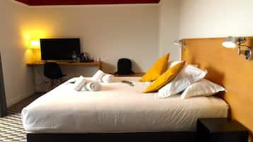 Tremannsrom – superior, balkong, fjellutsikt | Sengetøy av topp kvalitet, safe på rommet og skrivebord