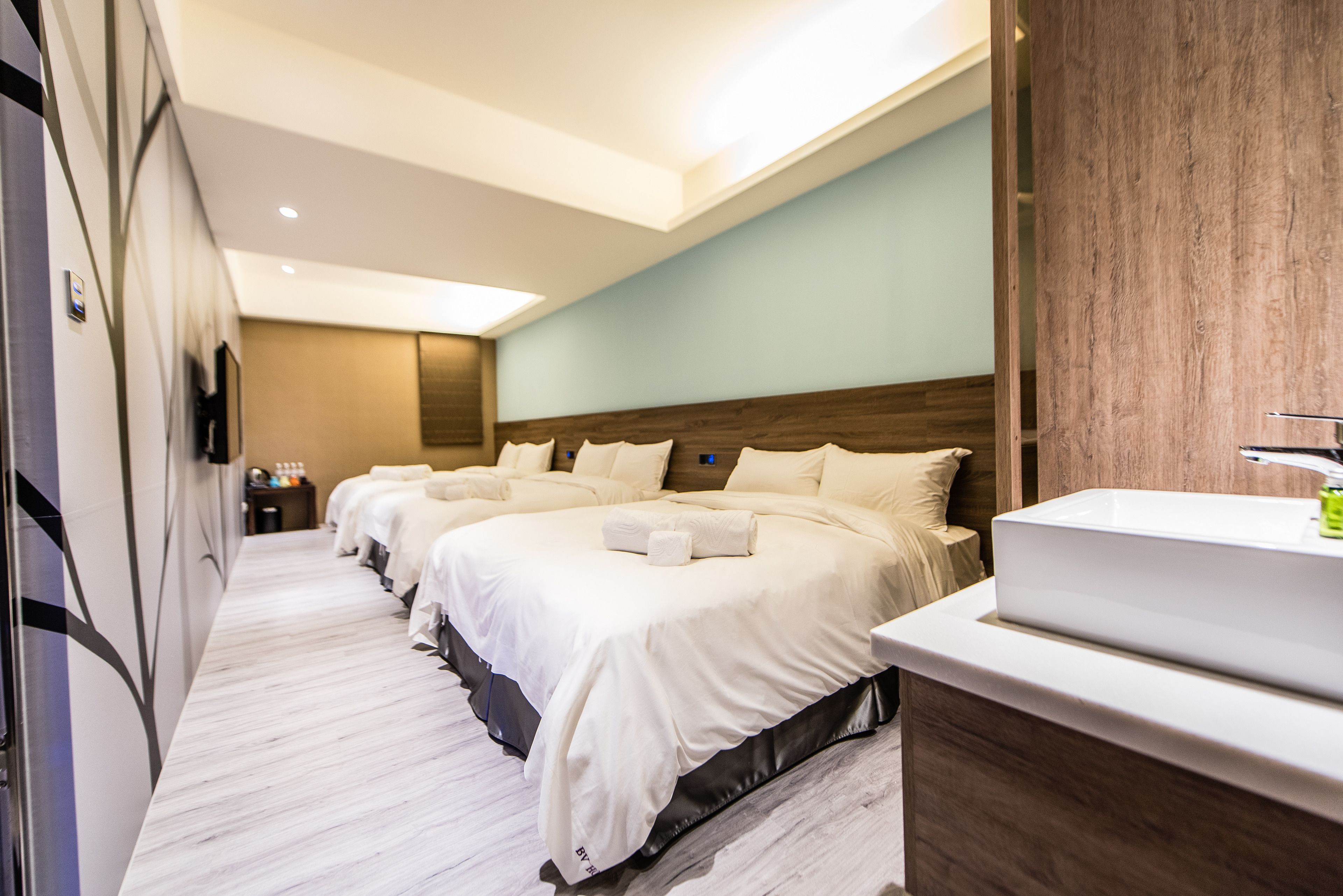 family room | 1 bedroom, premium bedding, down duvets, in-room safe