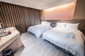 Exclusive Quadruple Room | 1 bedroom, premium bedding, down comforters, in-room safe - Six Fukun Hotel (Jiaoxi)
