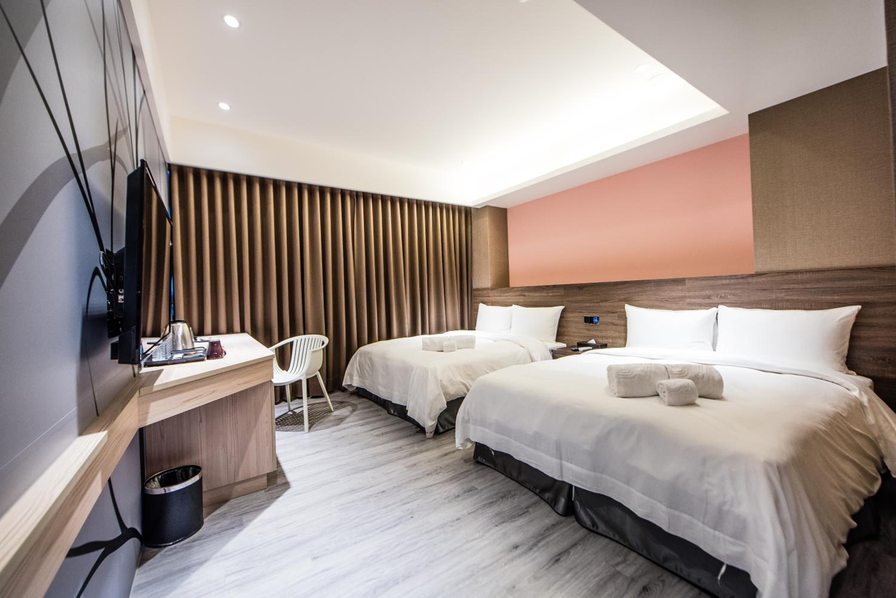 1 bedroom, premium bedding, down duvets, in-room safe